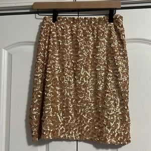 Cute comfy gold sequence skirt. 3xl. Worn once for family pics!